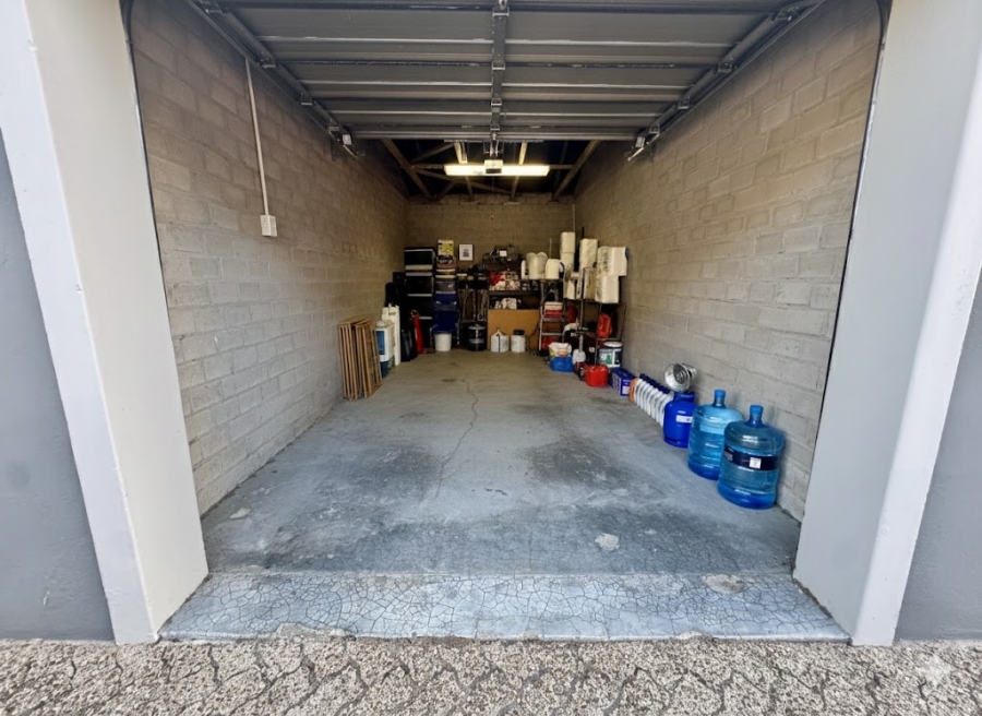 To Let 2 Bedroom Property for Rent in Burgundy Estate Western Cape